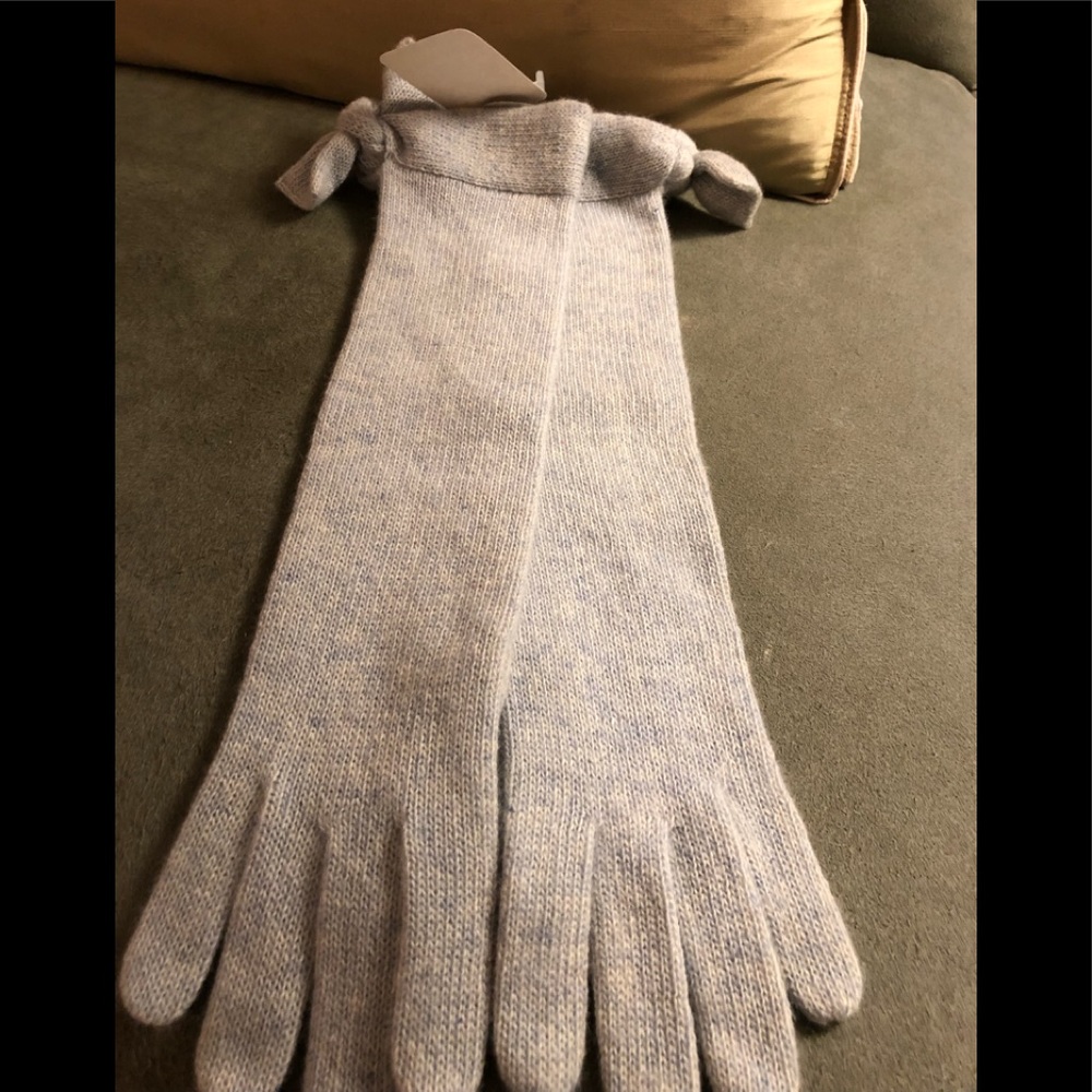 Portolano 100% cashmere women’s gloves light blue